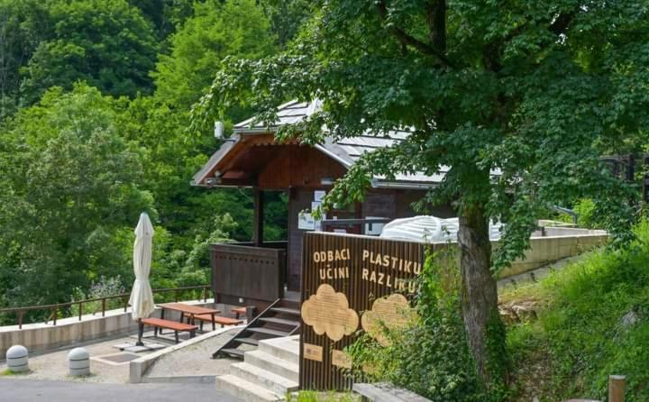 Guest House Happy Day Slunj Exterior photo