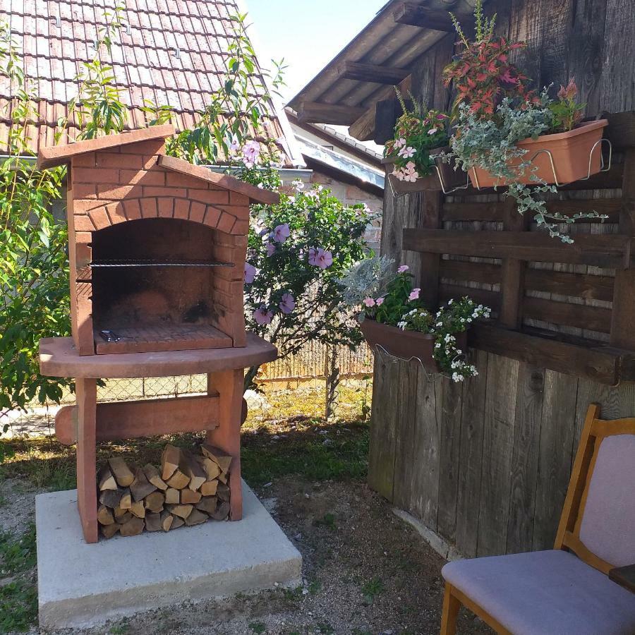 Guest House Happy Day Slunj Exterior photo